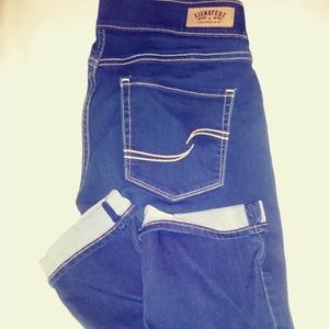 Levis modern fit Capris